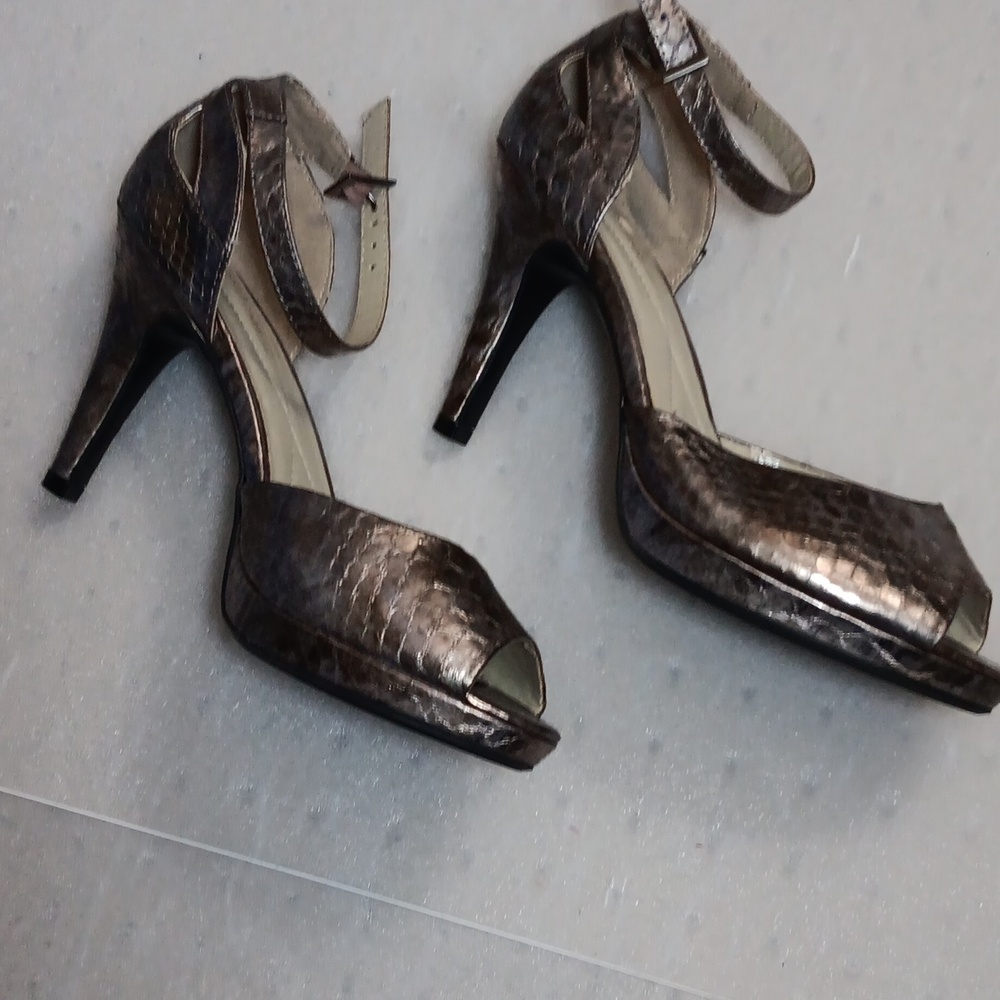 Naturalizer Brown Metalic Elegant Heels